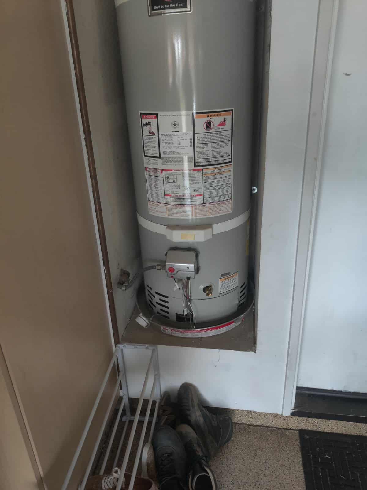 Seth-D-Old-Gas-Fired-Water-Heater-Lower-View.jpg